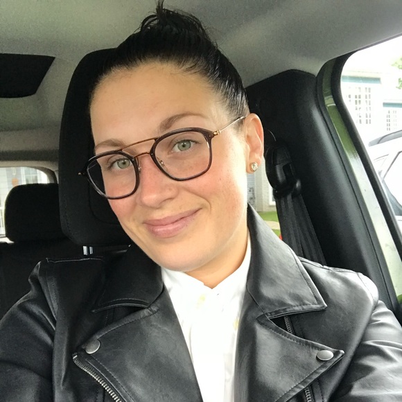 Meet your Posher, Kaitlin - Picture 1 of 1